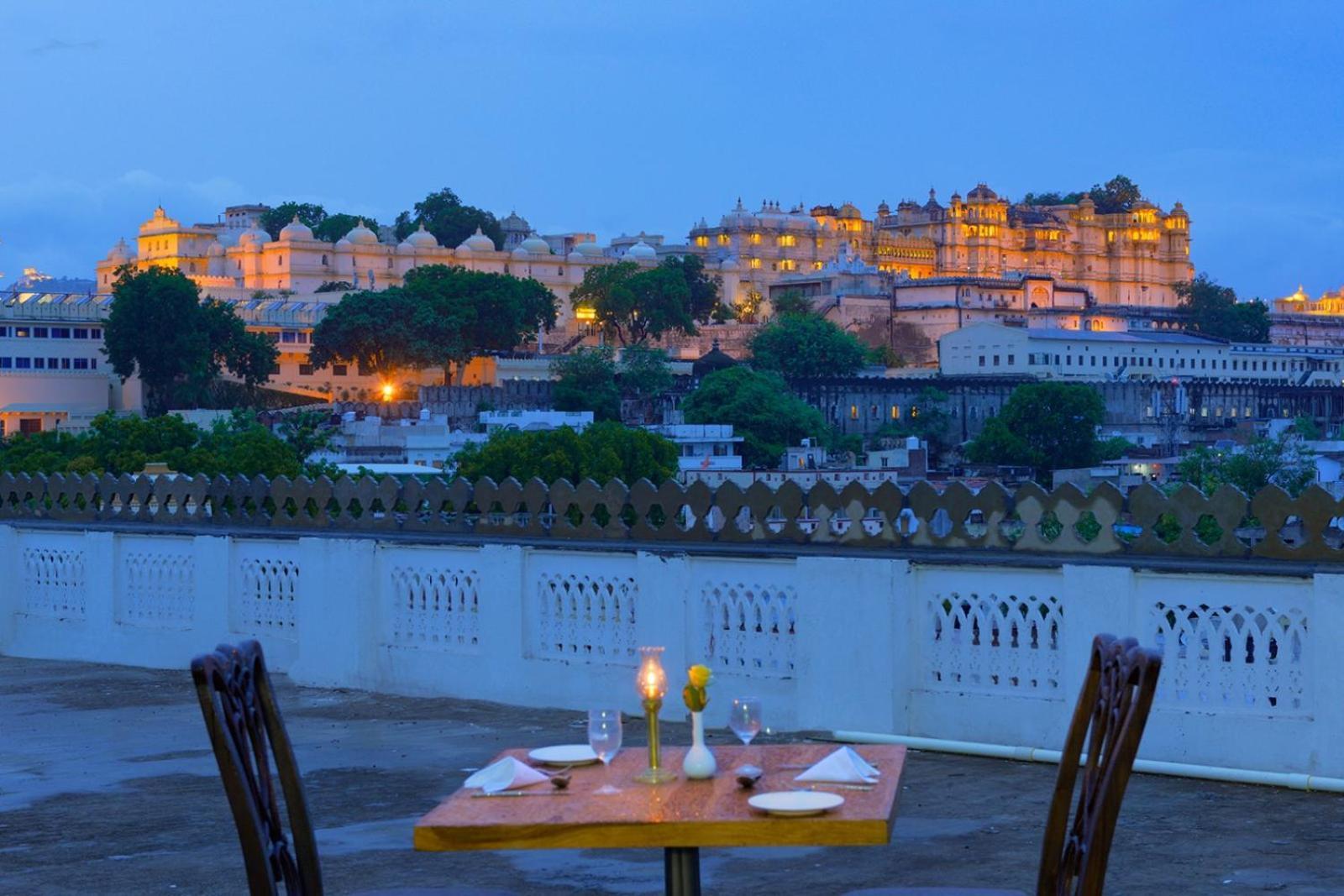 Aaram Mahal by Pachar Group Hotel Udaipur Bagian luar foto