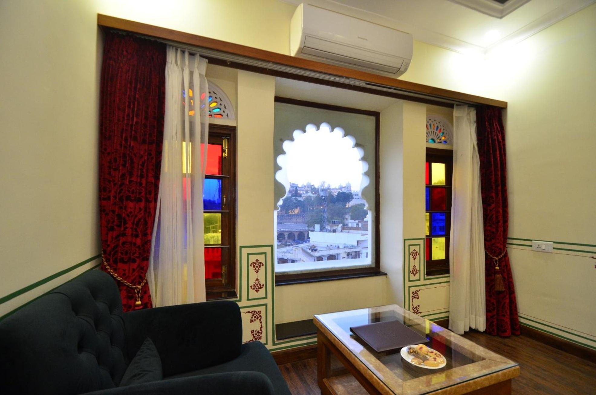 Aaram Mahal by Pachar Group Hotel Udaipur Bagian luar foto
